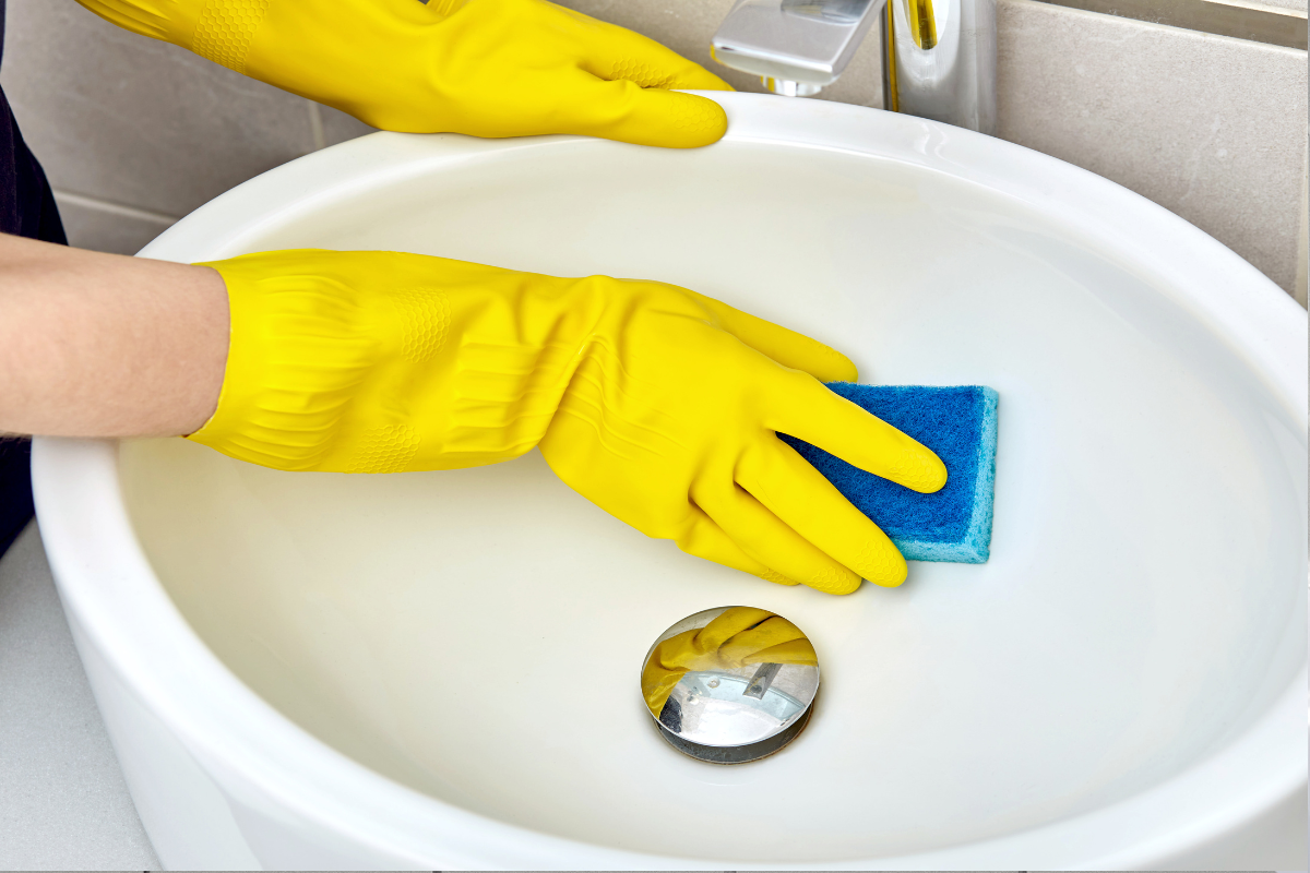 5-Normal Bathroom Cleaning - Image 4